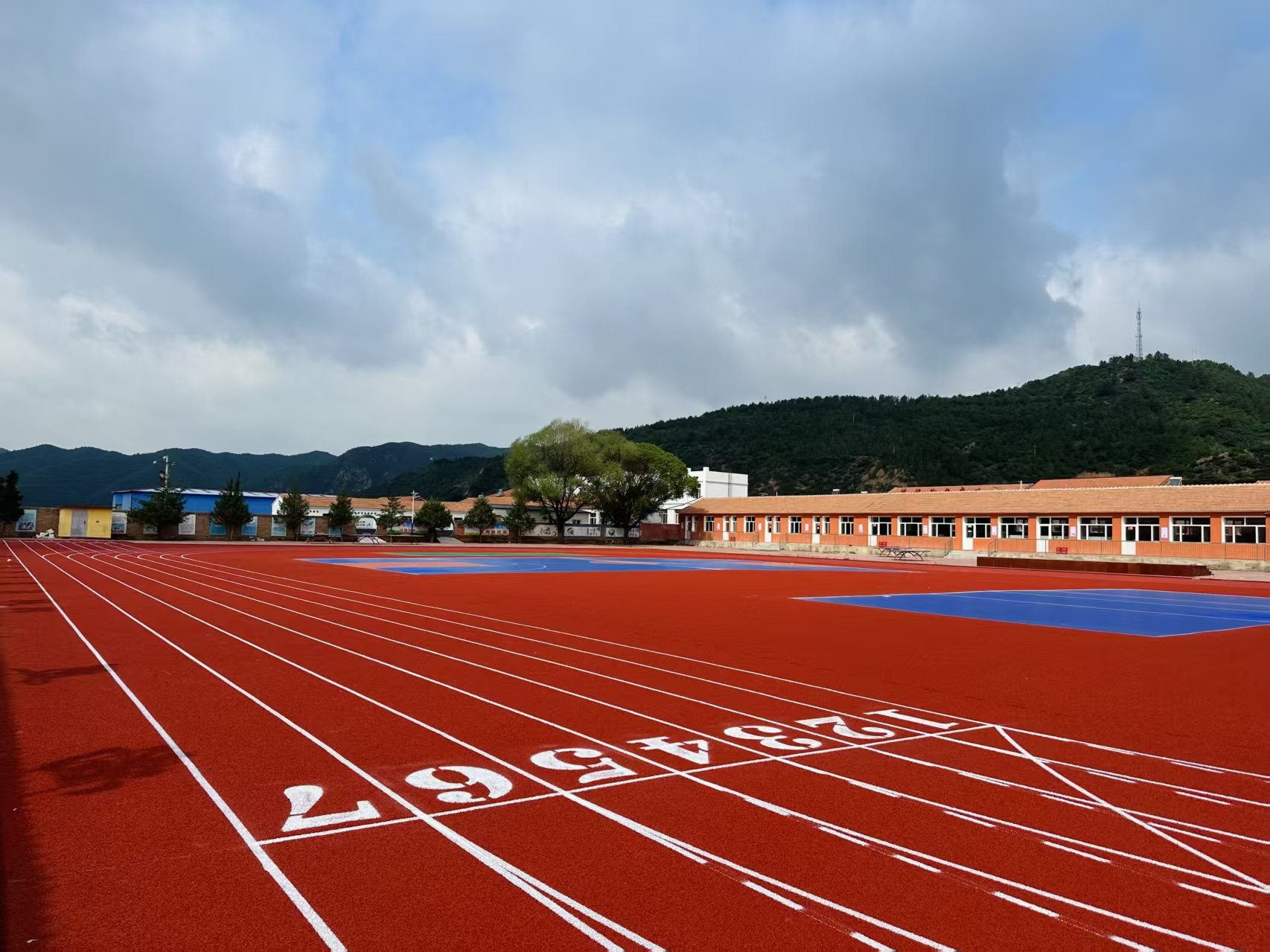 松原市自结纹塑胶跑道塑胶地坪 - 哪里好